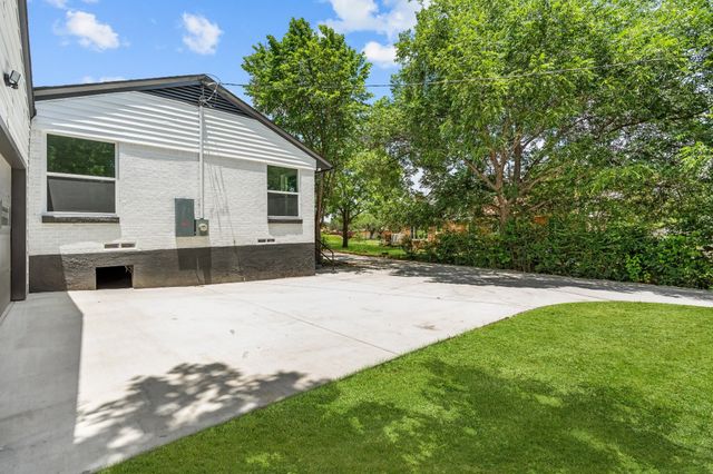 605 Hinton Street, Grand Prairie, TX 75050