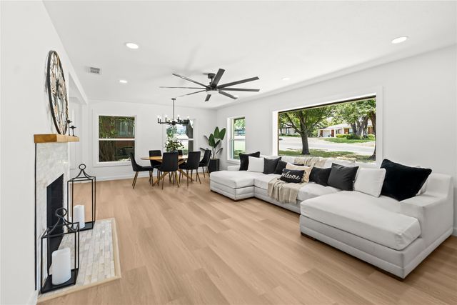 605 Hinton Street, Grand Prairie, TX 75050