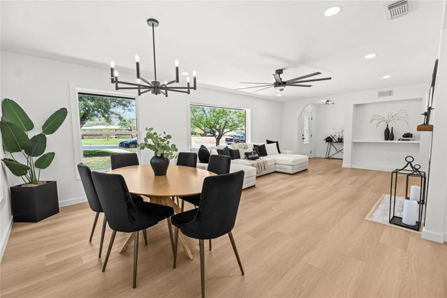 605 Hinton Street, Grand Prairie, TX 75050