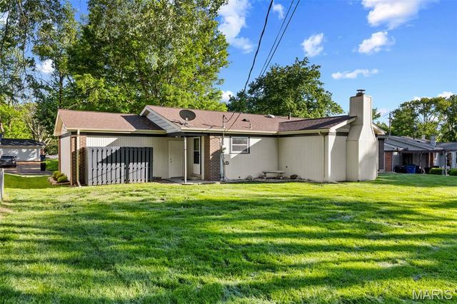 13241 Delft Drive, St Louis, MO 63146