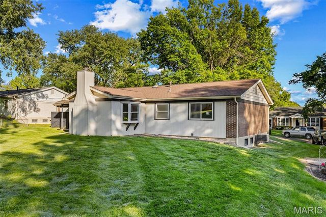13241 Delft Drive, St Louis, MO 63146