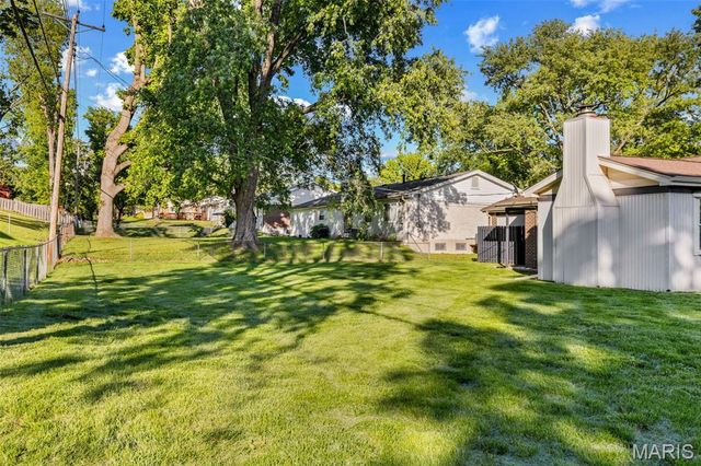 13241 Delft Drive, St Louis, MO 63146
