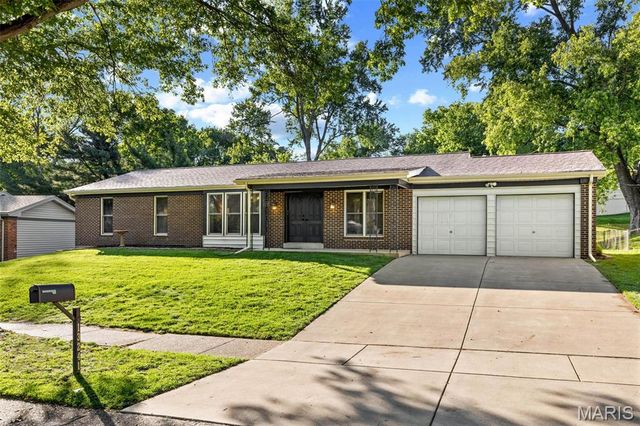 13241 Delft Drive, St Louis, MO 63146