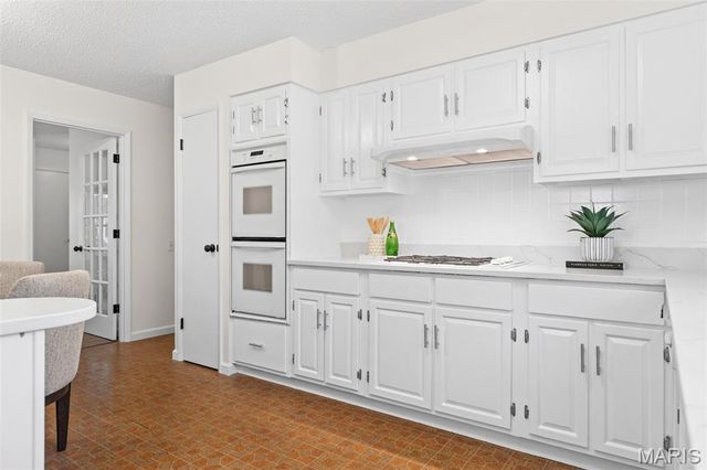 13241 Delft Drive, St Louis, MO 63146