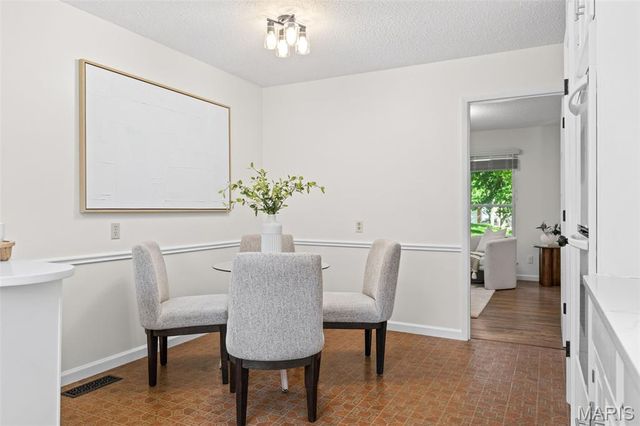 13241 Delft Drive, St Louis, MO 63146