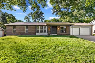13241 Delft Drive, St Louis, MO 63146