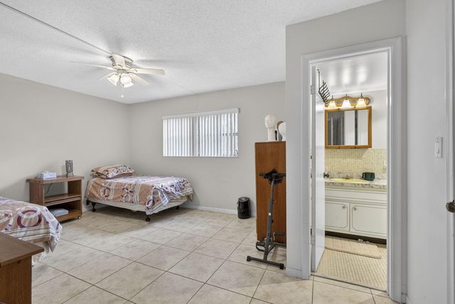 72 Plymouth I, West Palm Beach, FL 33417