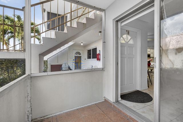 72 Plymouth I, West Palm Beach, FL 33417