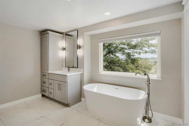 1700 Thistle Ridge Road, Highlands Ranch, CO 80126