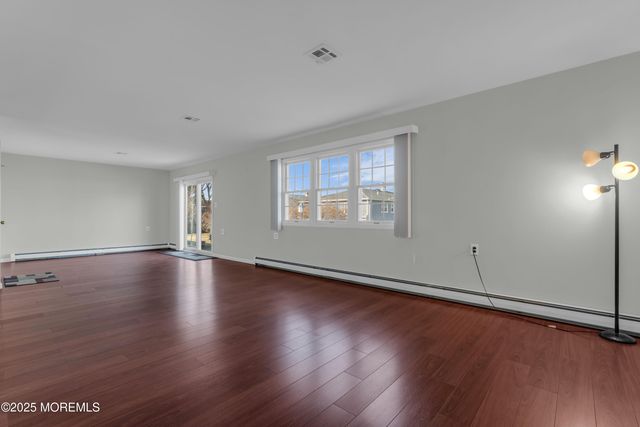 2 Seville Place, Toms River, NJ 08757