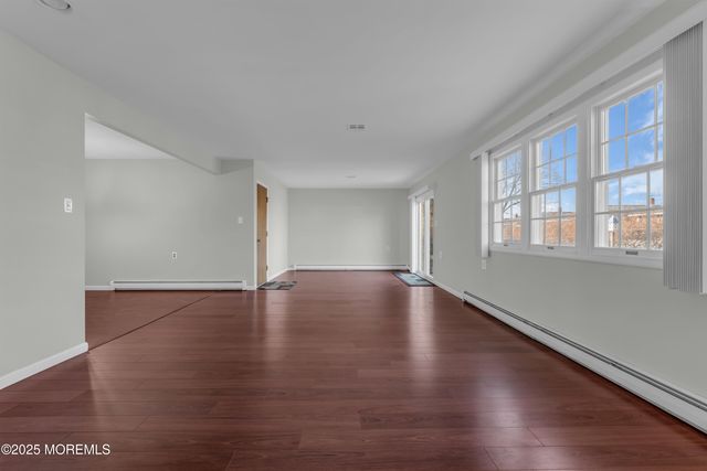 2 Seville Place, Toms River, NJ 08757