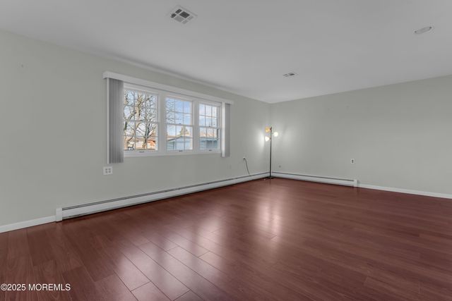 2 Seville Place, Toms River, NJ 08757