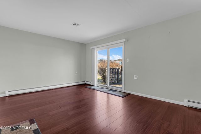 2 Seville Place, Toms River, NJ 08757