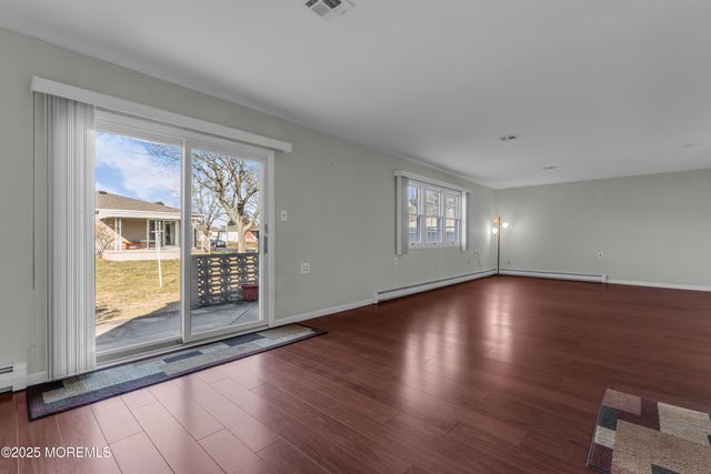 2 Seville Place, Toms River, NJ 08757