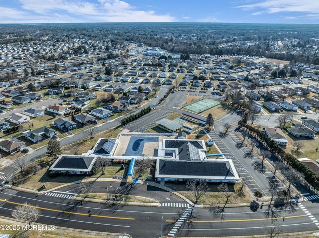 2 Seville Place, Toms River, NJ 08757