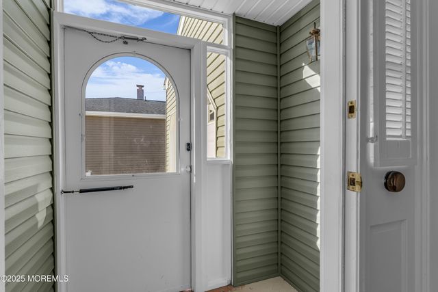 2 Seville Place, Toms River, NJ 08757