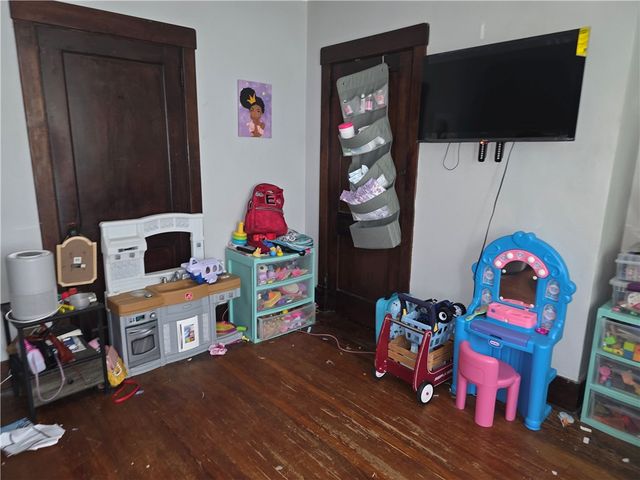 420 Walnut St, Mt Oliver, PA 15210
