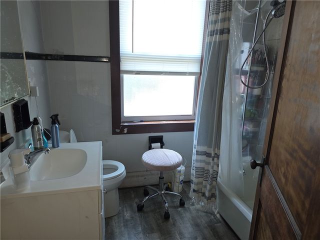 420 Walnut St, Mt Oliver, PA 15210
