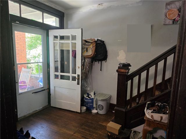 420 Walnut St, Mt Oliver, PA 15210