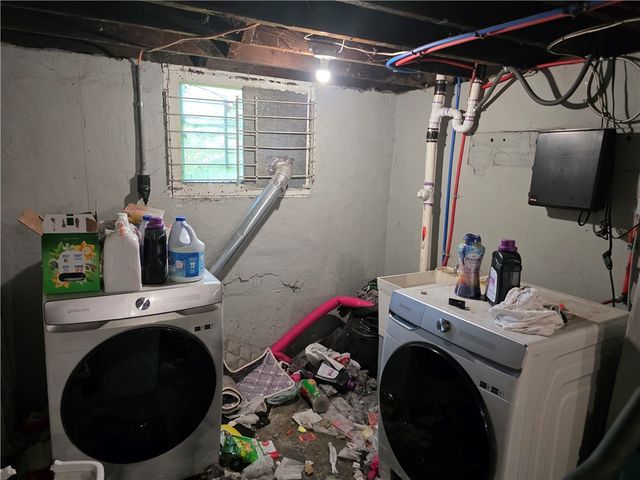 420 Walnut St, Mt Oliver, PA 15210