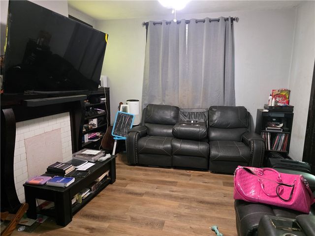 420 Walnut St, Mt Oliver, PA 15210