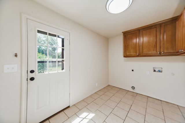 907 N Lamb Street, Bowie, TX 76230
