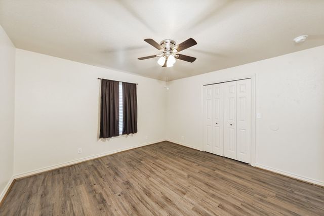 907 N Lamb Street, Bowie, TX 76230