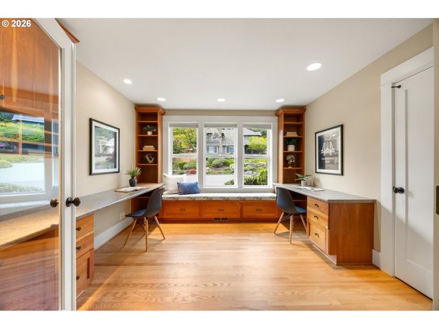 4112 ORCHARD Way, Lake Oswego, OR 97035