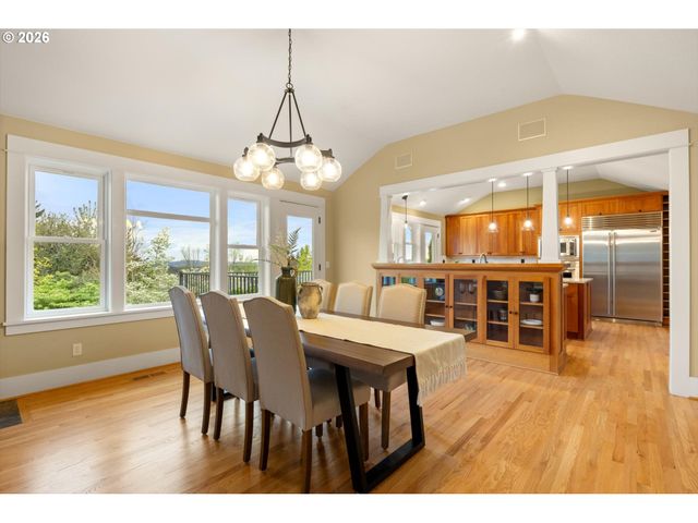 4112 ORCHARD Way, Lake Oswego, OR 97035