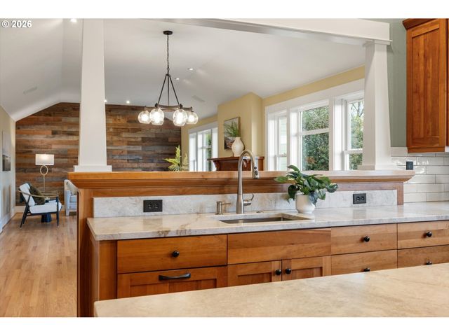 4112 ORCHARD Way, Lake Oswego, OR 97035