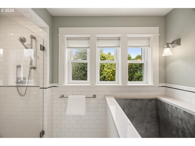 4112 ORCHARD Way, Lake Oswego, OR 97035