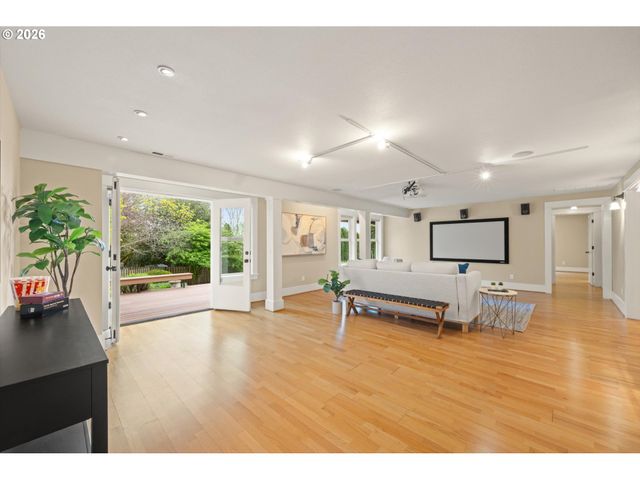 4112 ORCHARD Way, Lake Oswego, OR 97035