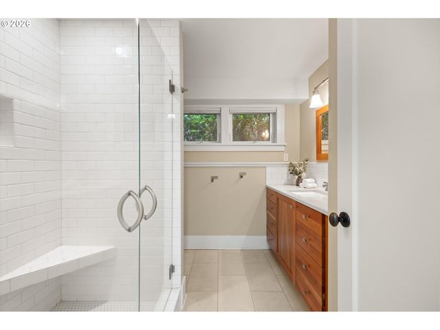 4112 ORCHARD Way, Lake Oswego, OR 97035