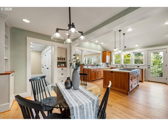 4112 ORCHARD Way, Lake Oswego, OR 97035