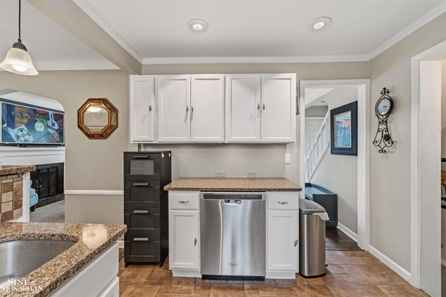 21208 Hunt Club Drive, Harper Woods, MI 48225