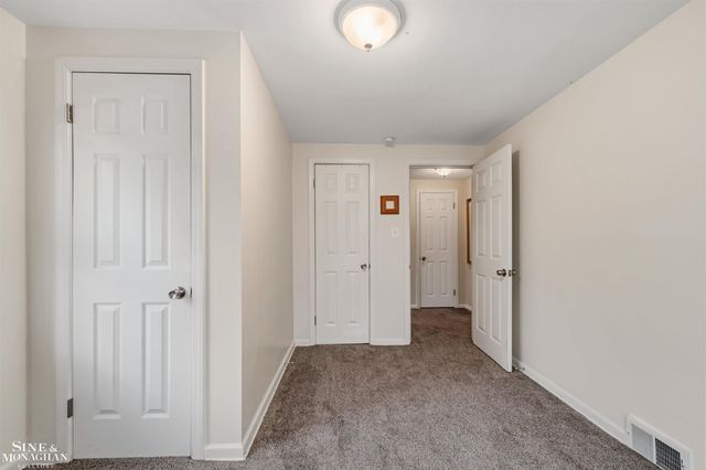 21208 Hunt Club Drive, Harper Woods, MI 48225