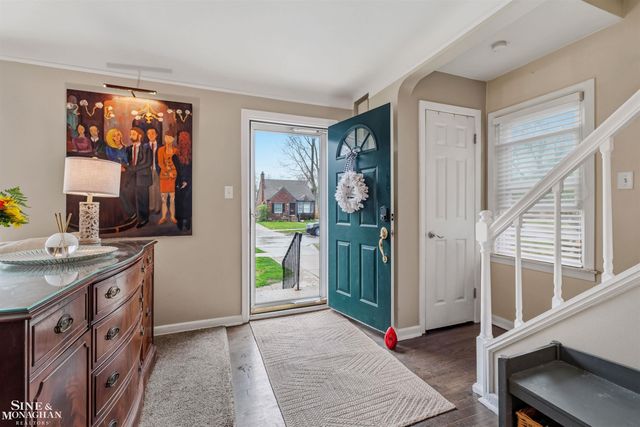 21208 Hunt Club Drive, Harper Woods, MI 48225