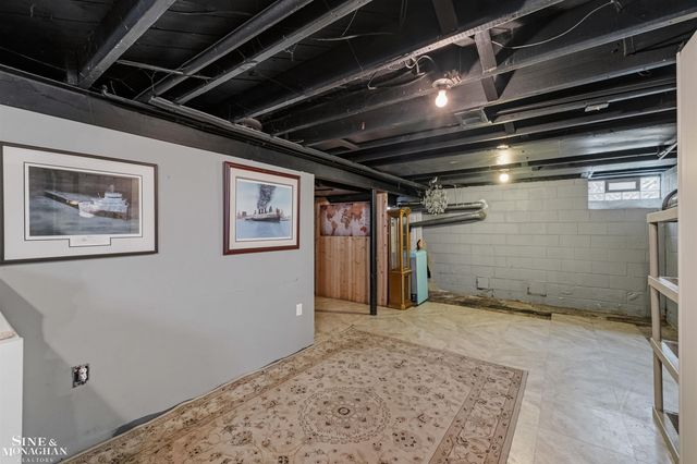 21208 Hunt Club Drive, Harper Woods, MI 48225