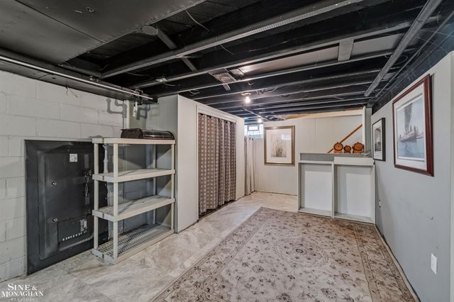 21208 Hunt Club Drive, Harper Woods, MI 48225