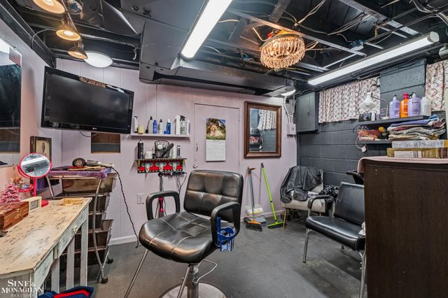 21208 Hunt Club Drive, Harper Woods, MI 48225