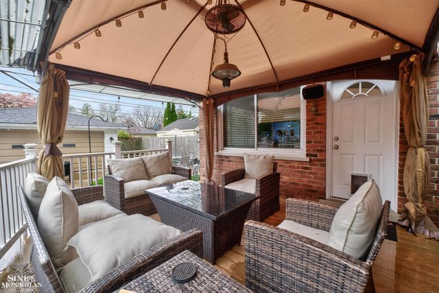 21208 Hunt Club Drive, Harper Woods, MI 48225