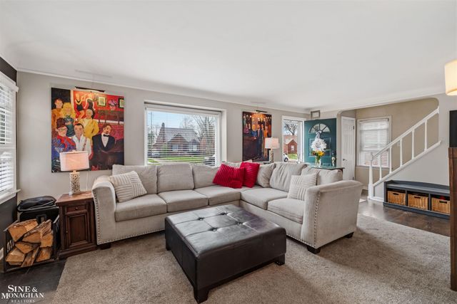 21208 Hunt Club Drive, Harper Woods, MI 48225