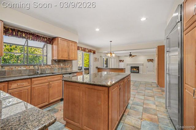 4280 Woodlands, Orchard Lake, MI 48323