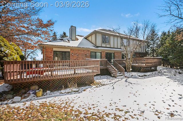 4280 Woodlands, Orchard Lake, MI 48323