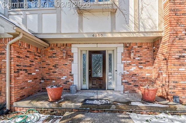 4280 Woodlands, Orchard Lake, MI 48323