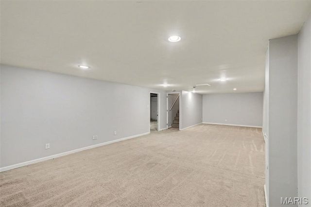 566 Candle Light Lane, Hazelwood, MO 63042