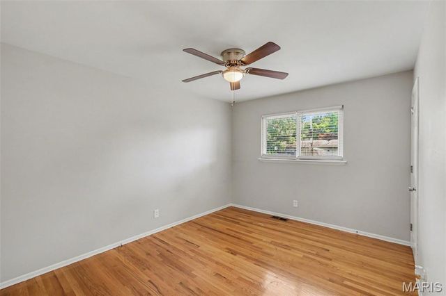 566 Candle Light Lane, Hazelwood, MO 63042