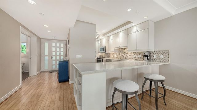 1075 GULF OF MEXICO DRIVE 303, Longboat Key, FL 34228