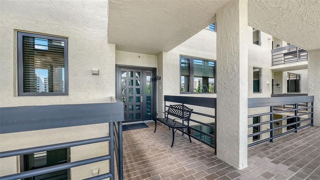 1075 GULF OF MEXICO DRIVE 303, Longboat Key, FL 34228