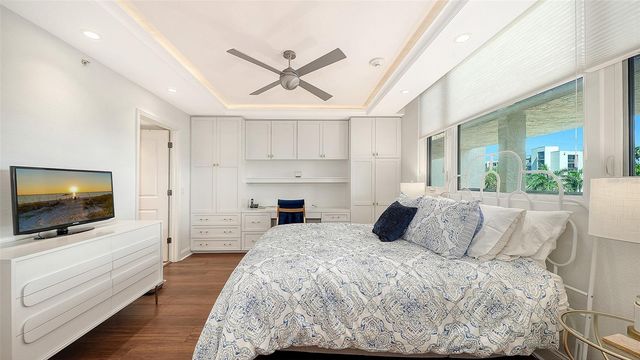 1075 GULF OF MEXICO DRIVE 303, Longboat Key, FL 34228